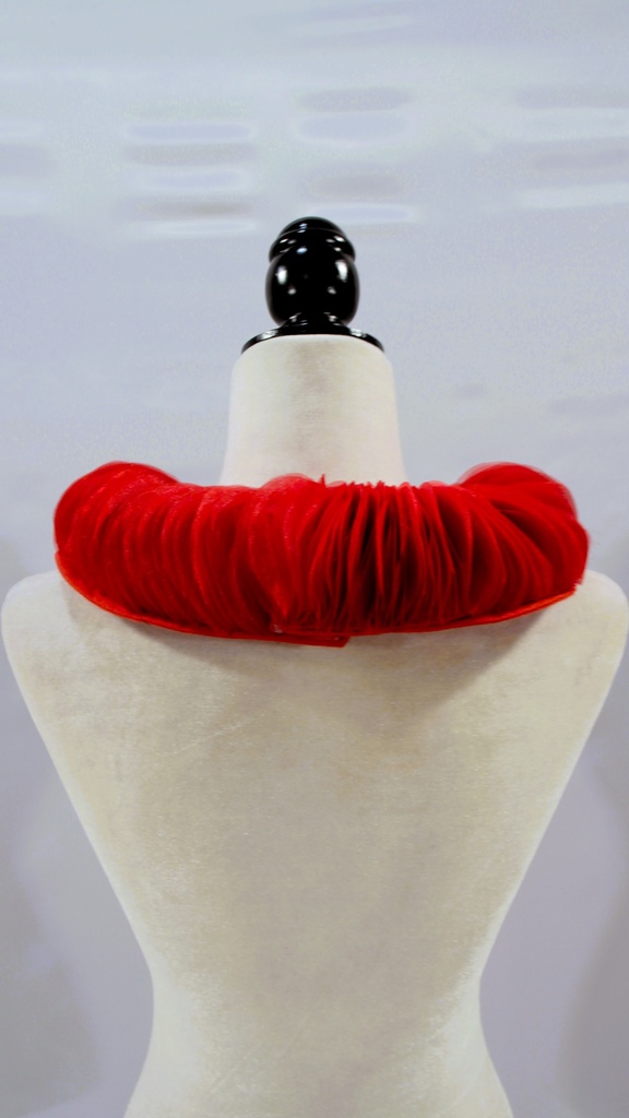 Cuello postizo gorguera rojo de gasa