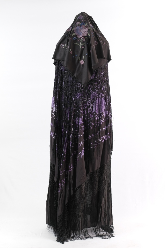 Capa negra mantón manila