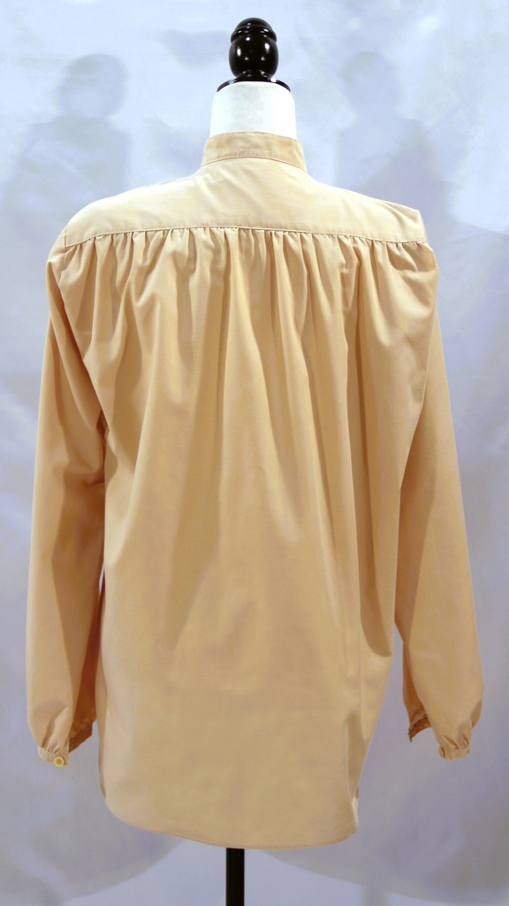 Camisa rosa indumentaria antigua