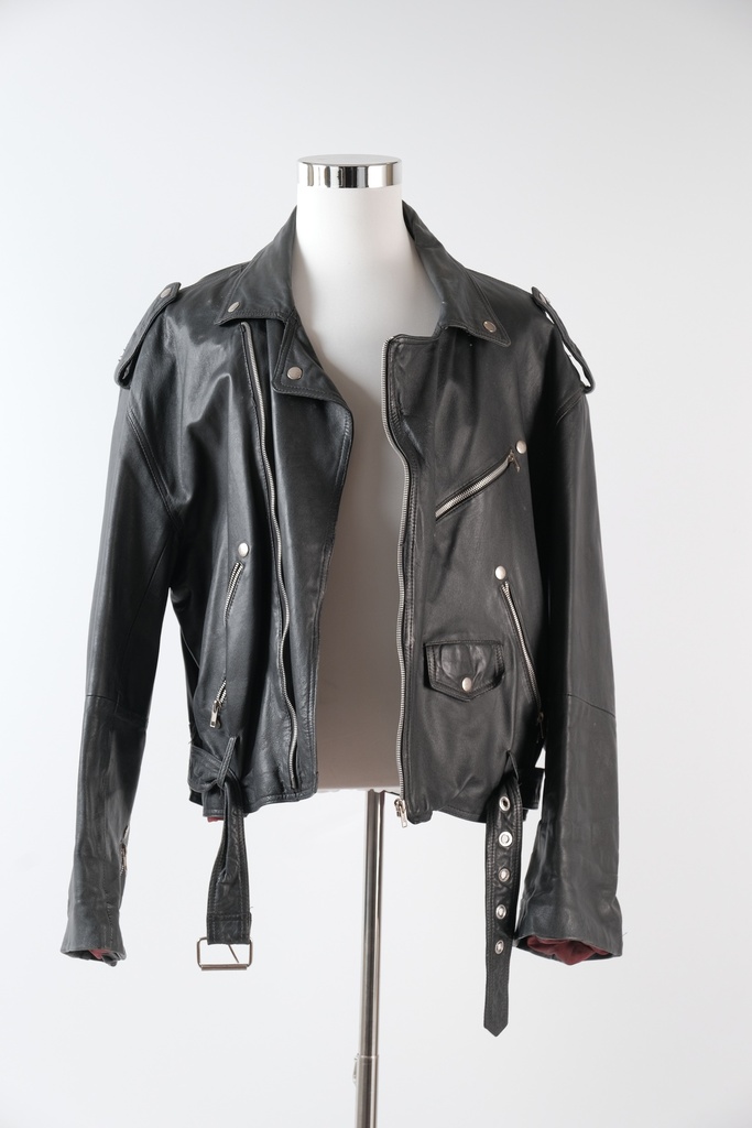 Chaqueta cuero negro cremalleras