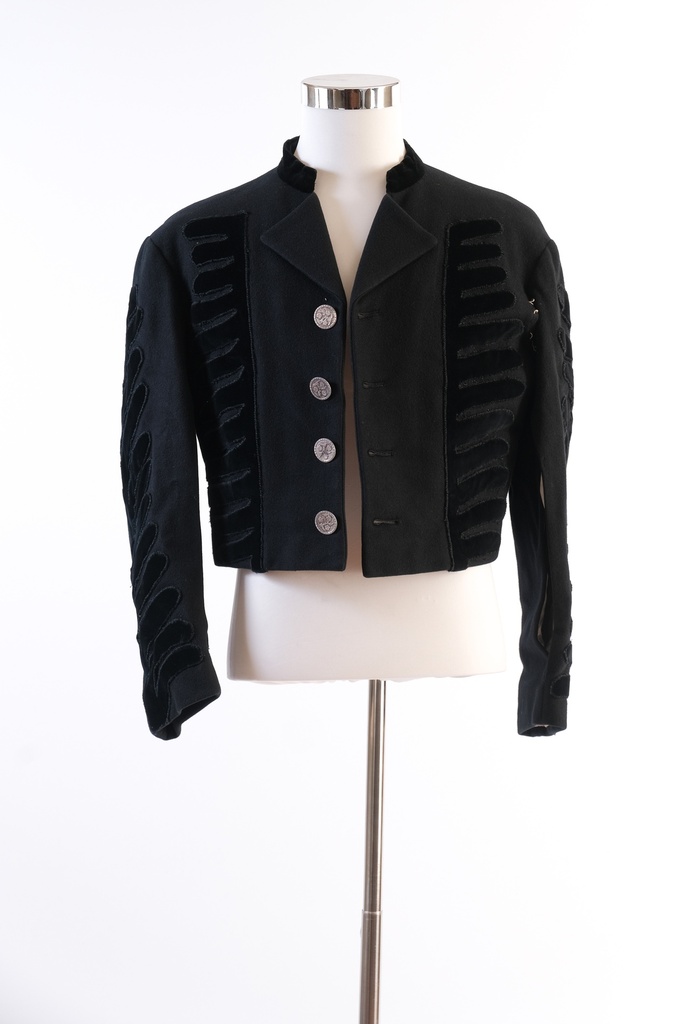 Chaqueta porruana terciopelo negro- indumentaria