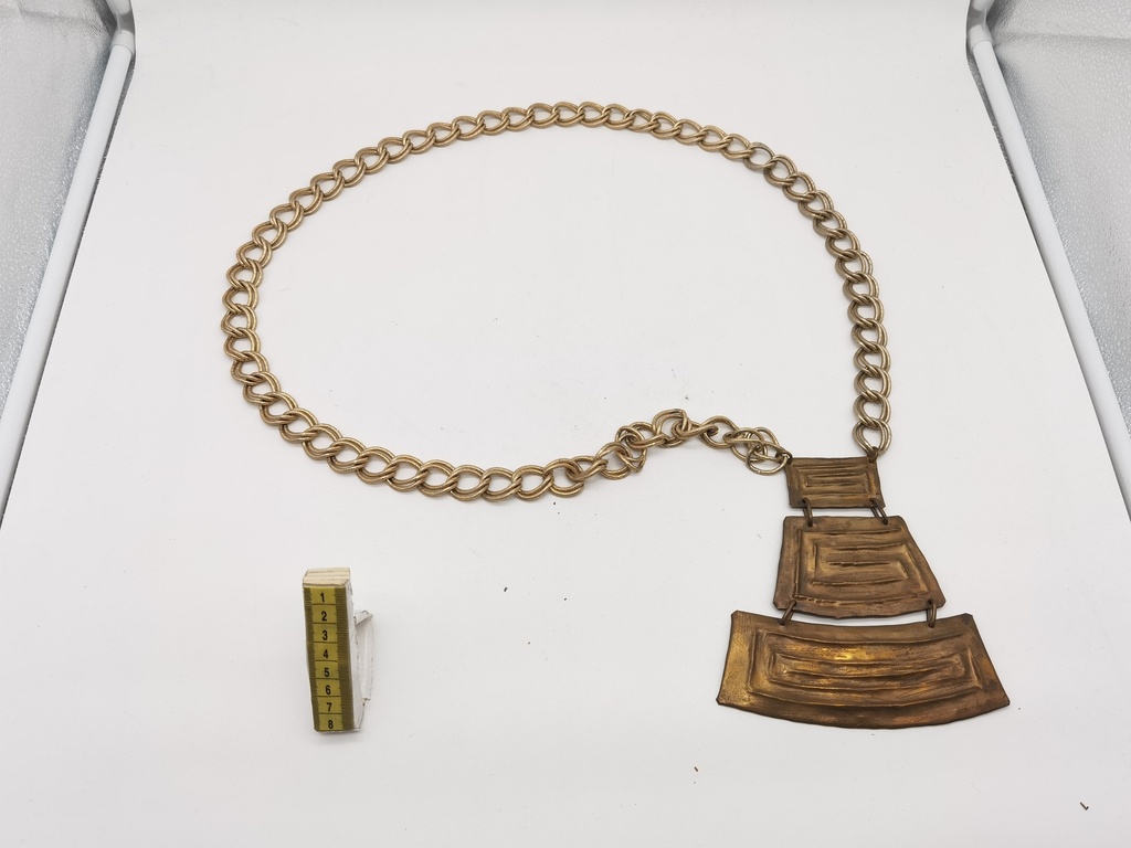 Colgante de metal