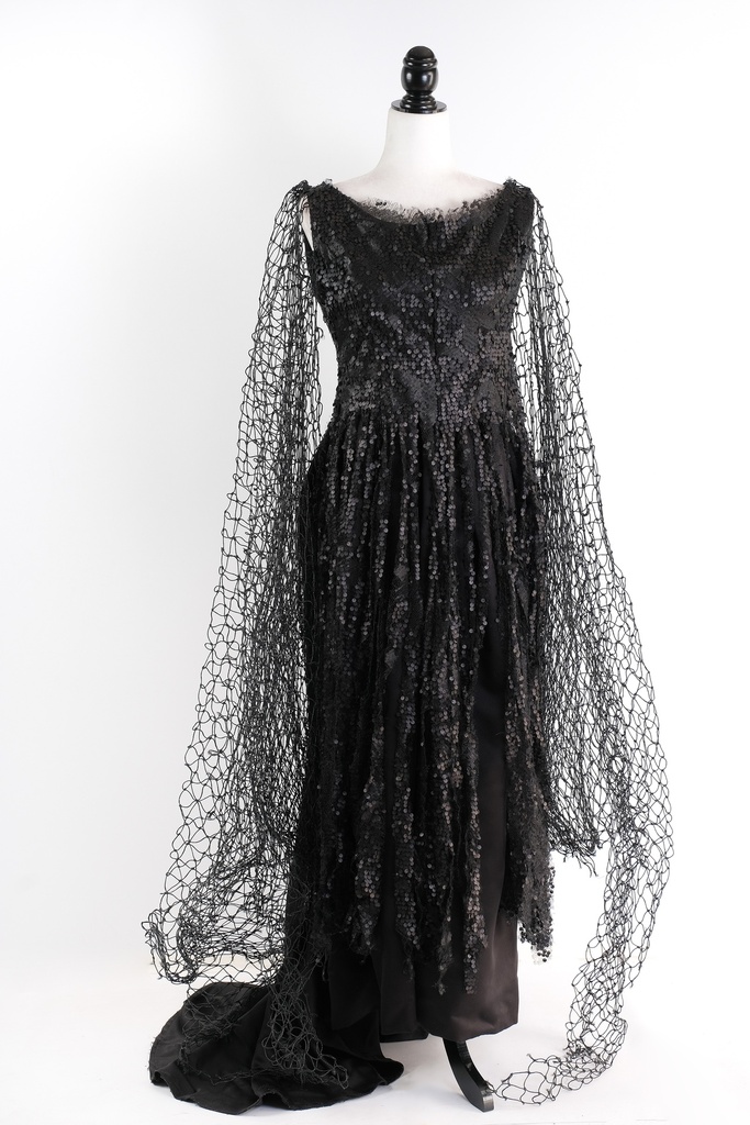 Conjunto cuerpo y falda negro