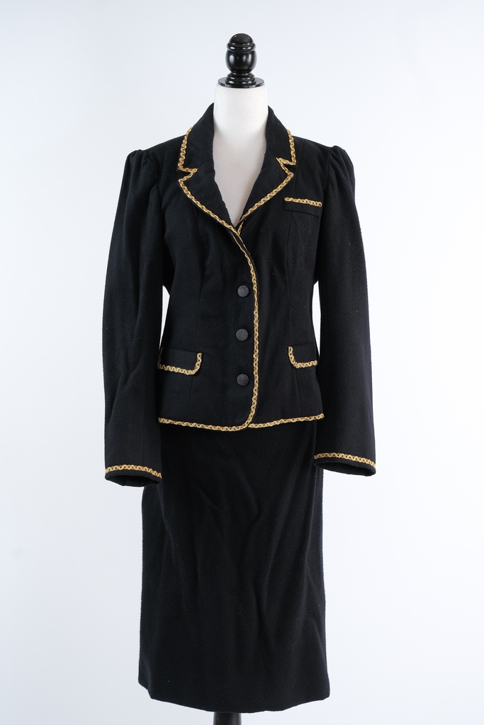 Conjunto de mujer paño negro con ribete amarilo + falda