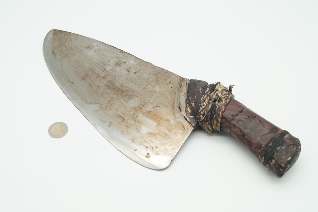 Hacha de cocina (atrezada)