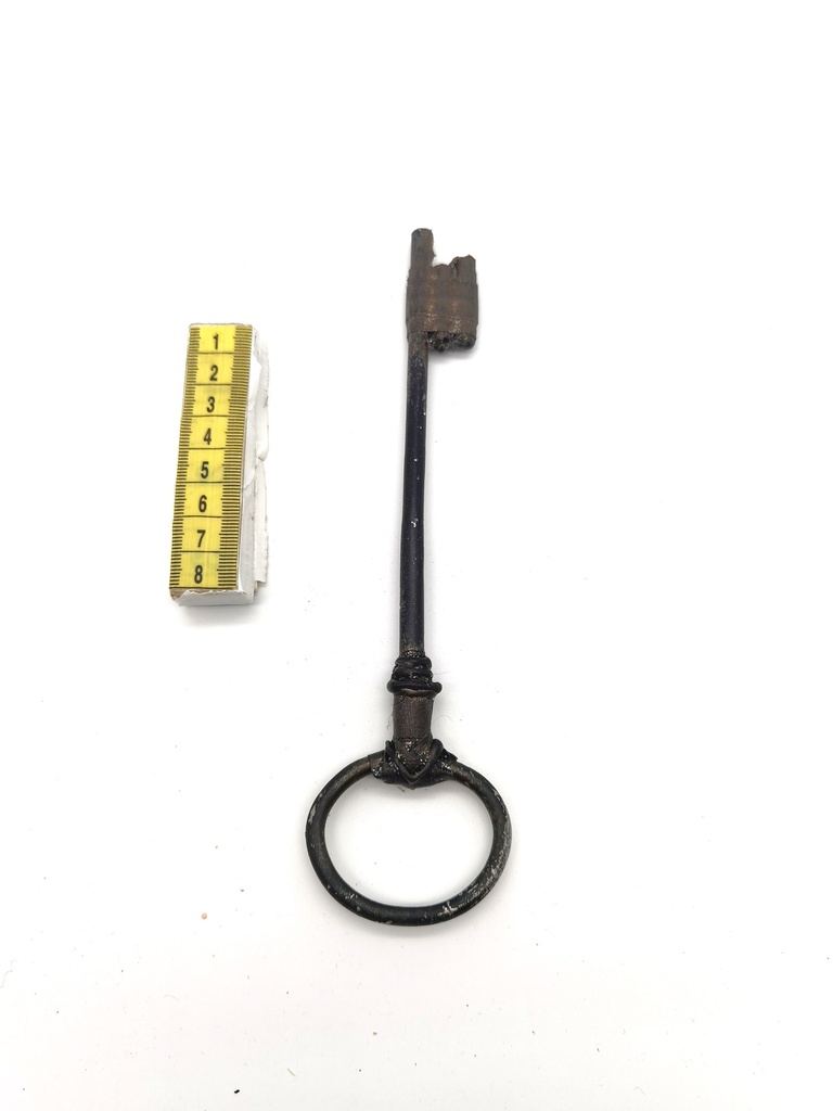 Llave antigua grande confeccionada