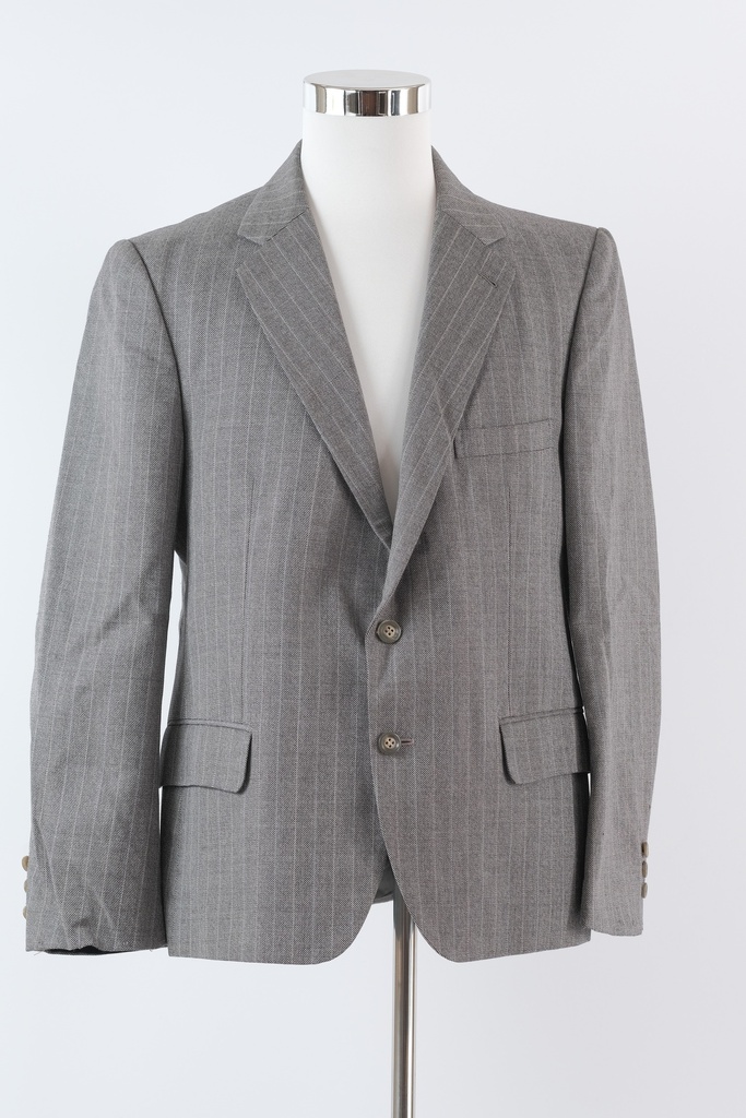 Americana gris claro con raya vertical