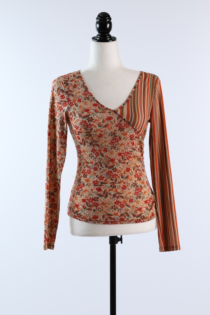 Camiseta licra estampado escote pico