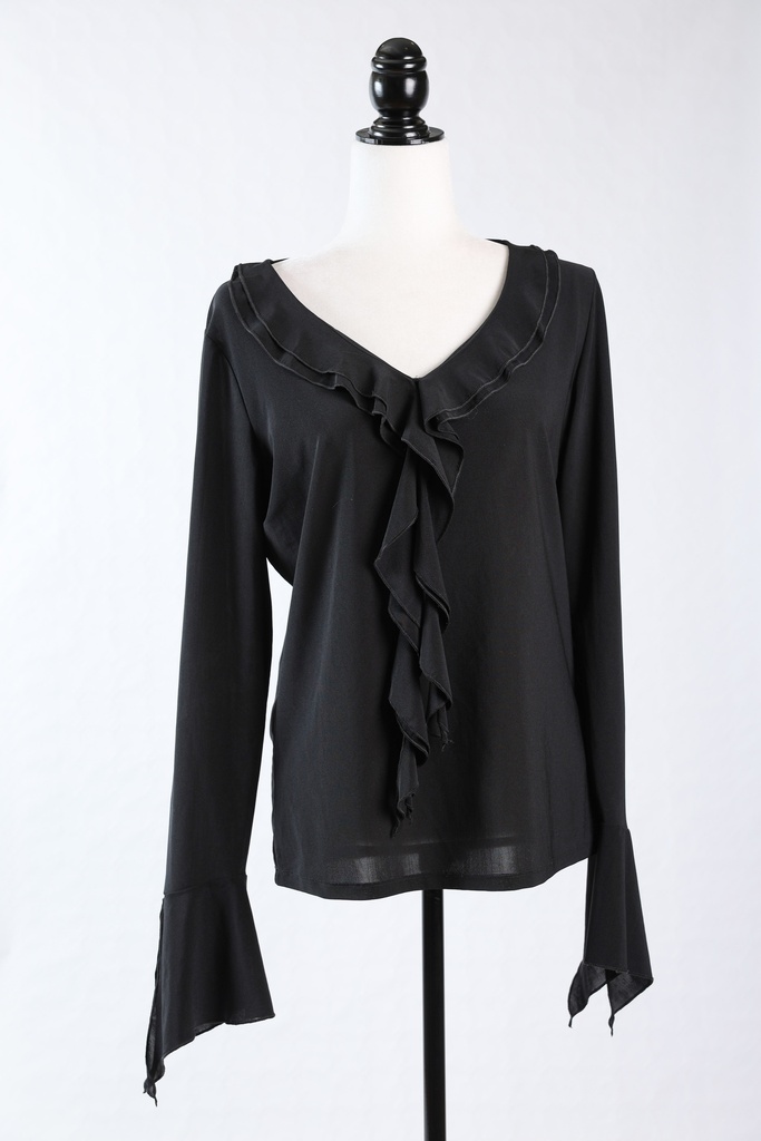 Blusa  negra cuello pico con volantes