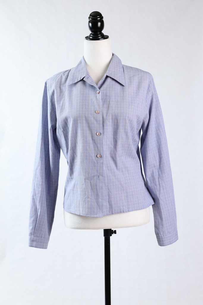 Camisa azul claro de cuadros con rayas blancas entallada