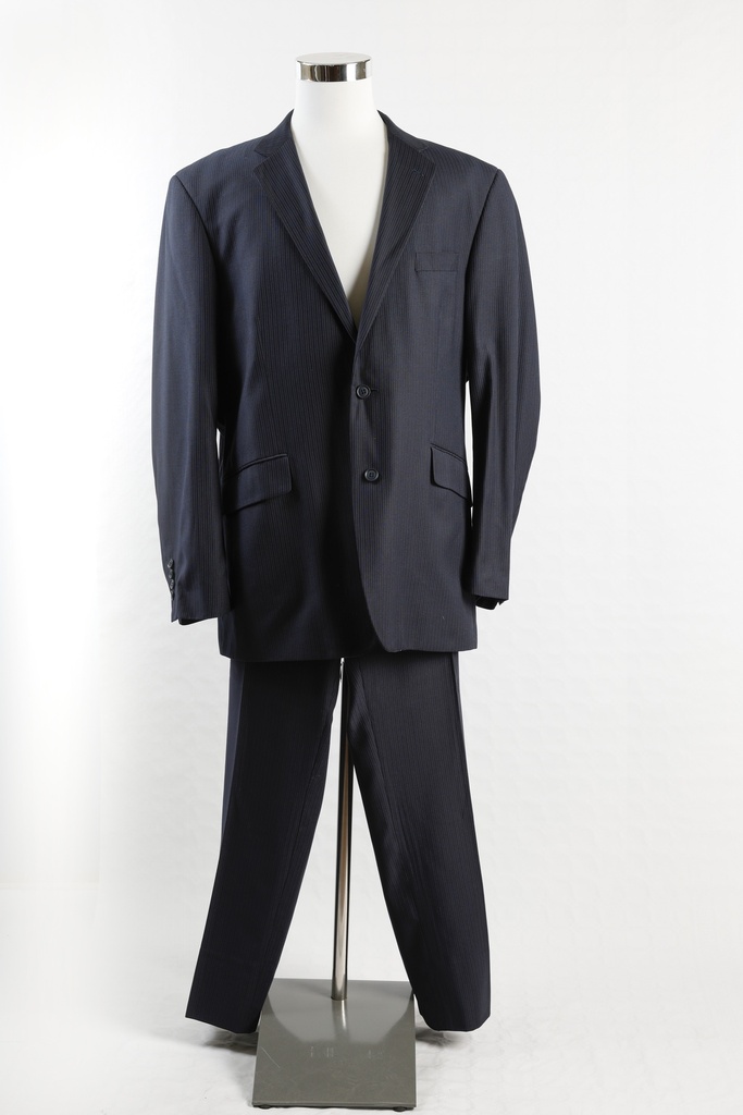 Traje azul marino raya diplomática