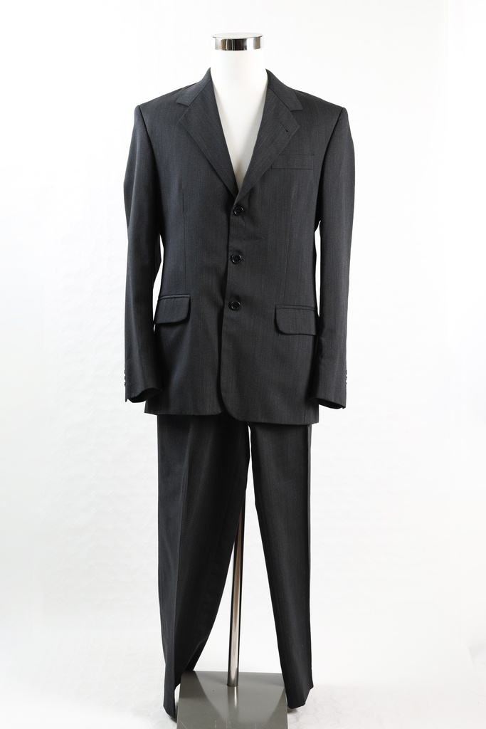 Traje negro rayas finas blanco