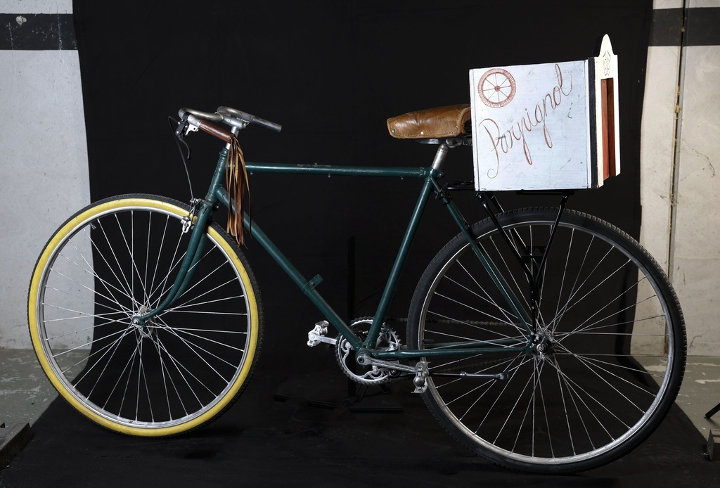 Bicicleta de paseo verde con cajón Parpignol