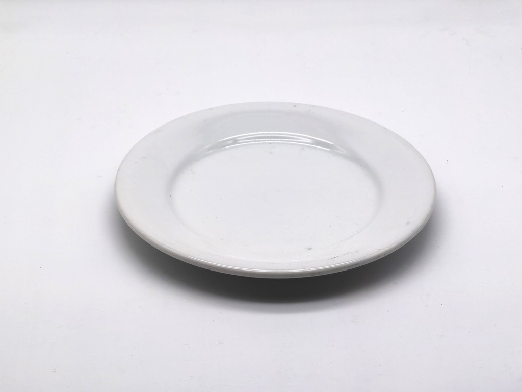 Plato (alacena de la bohardilla)