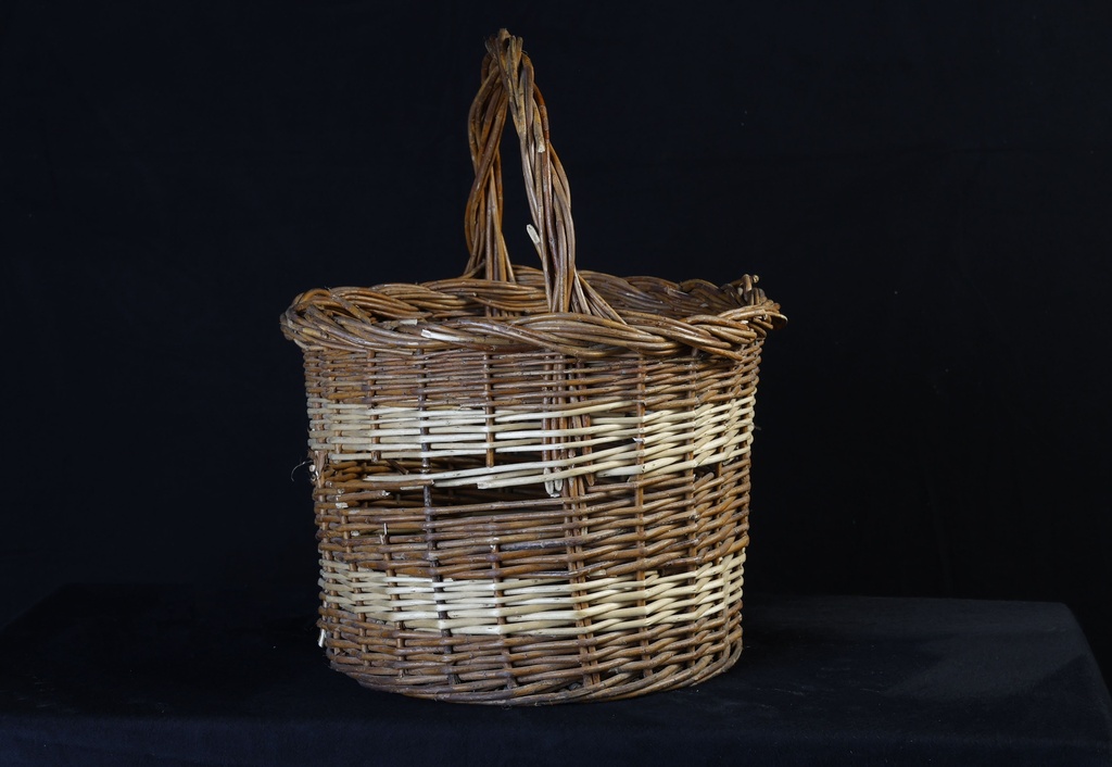 Cesta de mimbre redonda