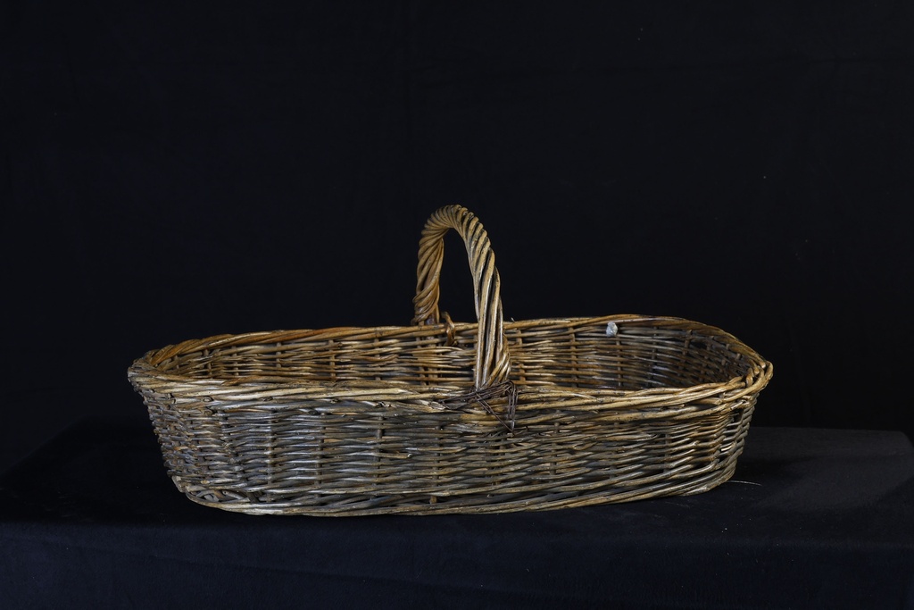 Cesta de mimbre alargada baja