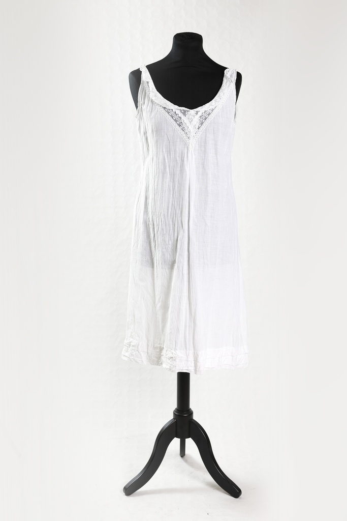 Camisón tirantes blanco puntillas escote (Zerlina)
