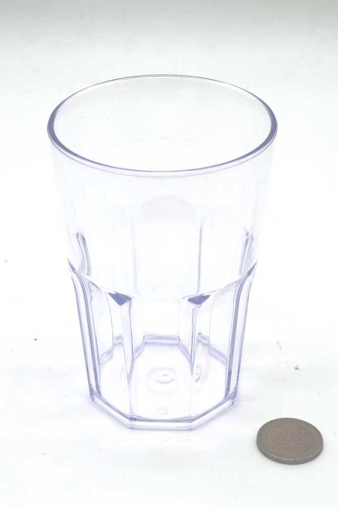 Vaso de agua de plastico