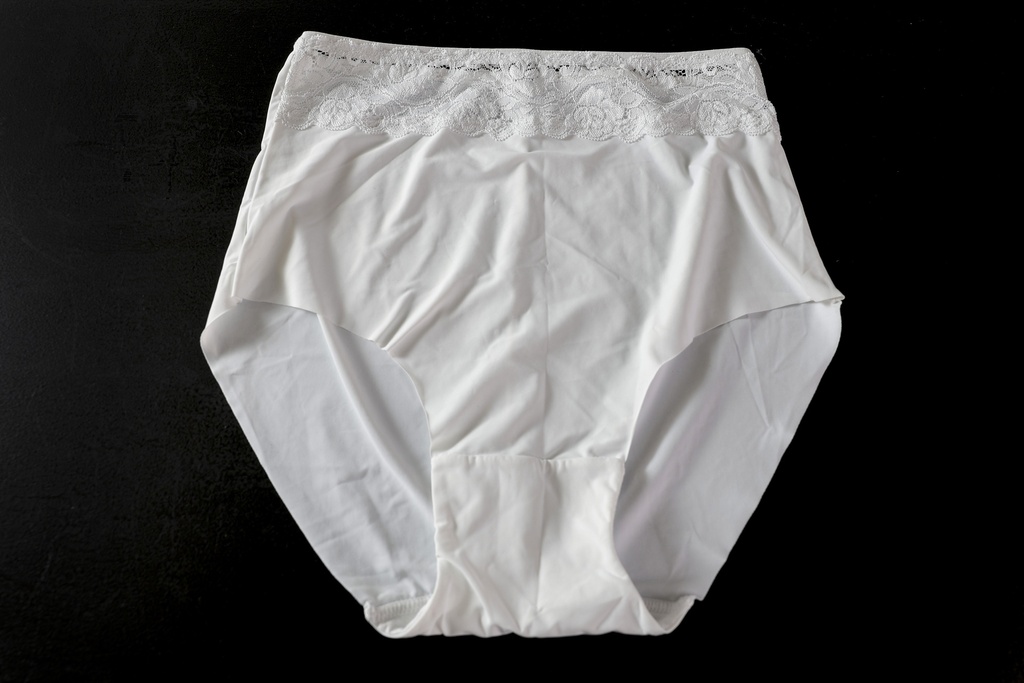 Braga blanco licra con encaje (D. Anna)