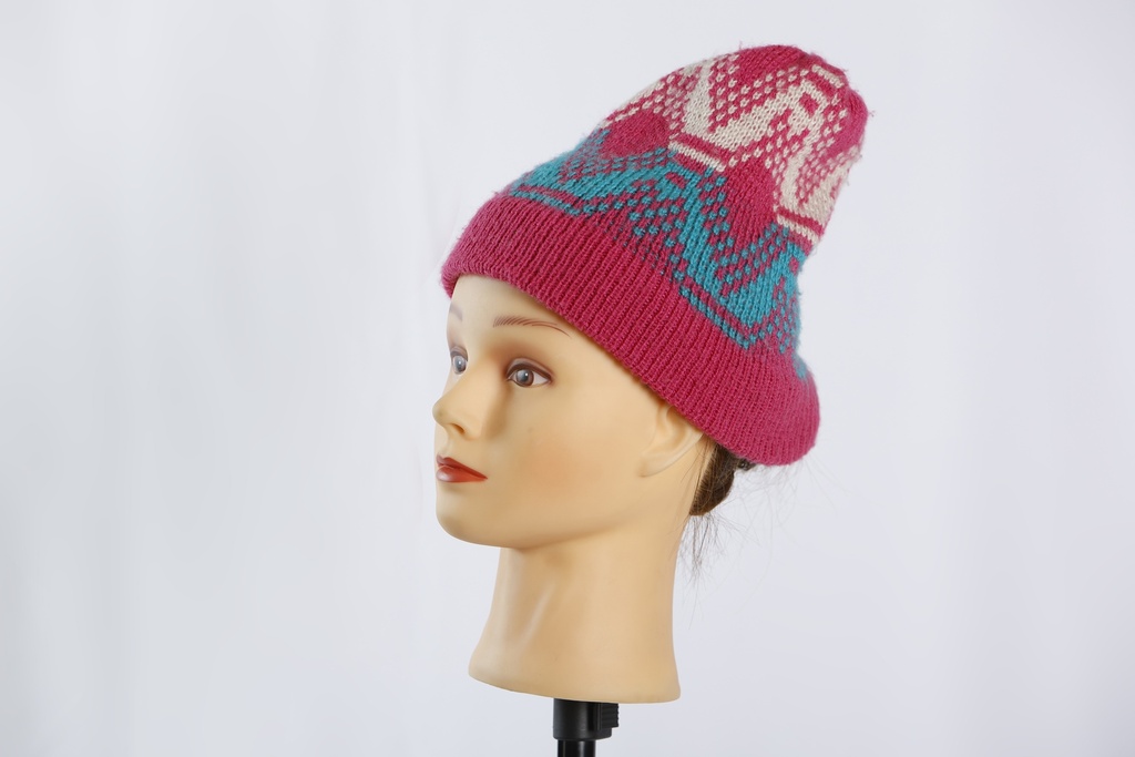 Gorro lana rosa dibujo verde y crudo