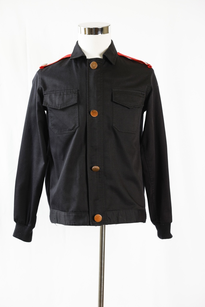 Chaqueta negra con solapa hombro rojo (copia)