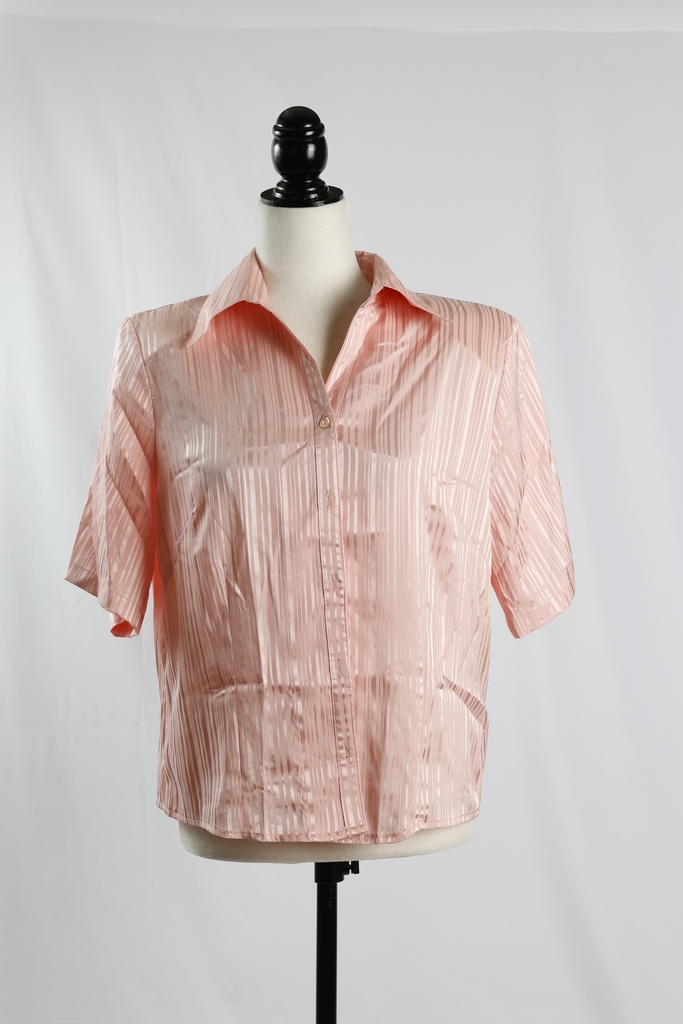 Blusa rosa devoré varillada manga corta botones, hombreras