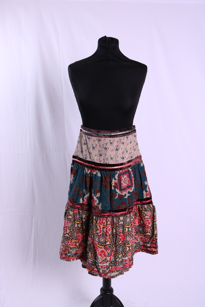 Falda estampada de flores marrón