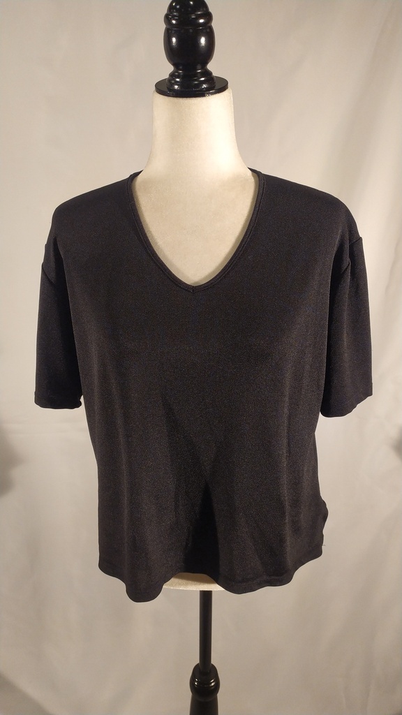 Camiseta negro escote pico (Julia)