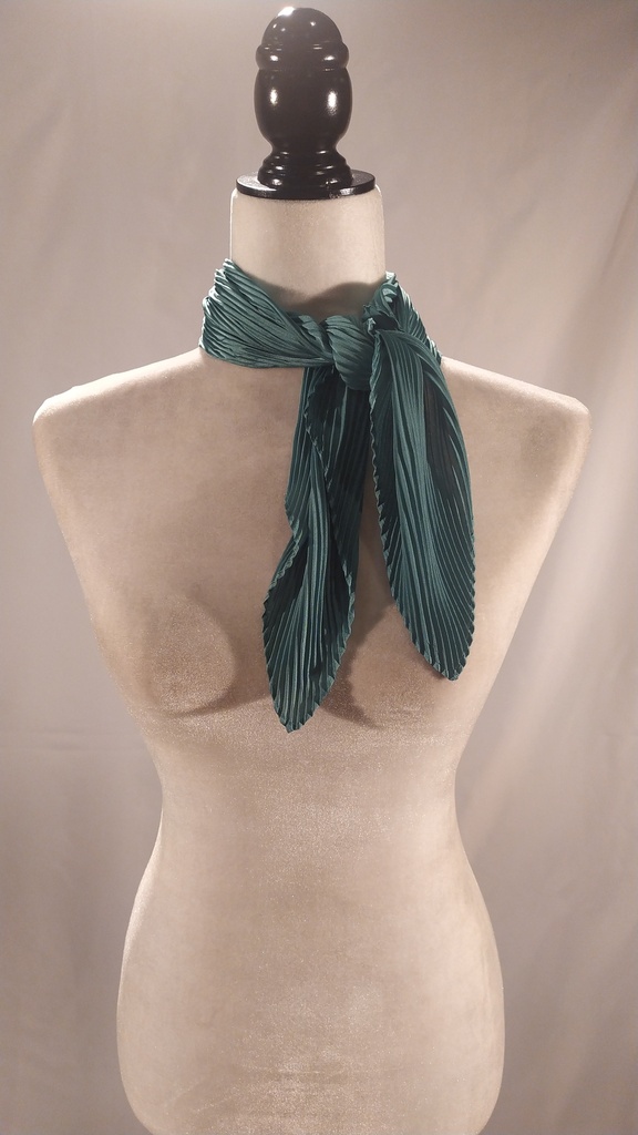 Pañuelo plisado seda verde esmeralda(sobrante)