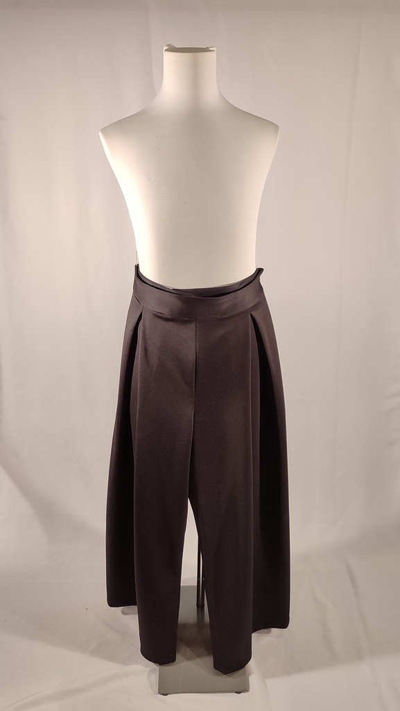 Falda negra palazzo