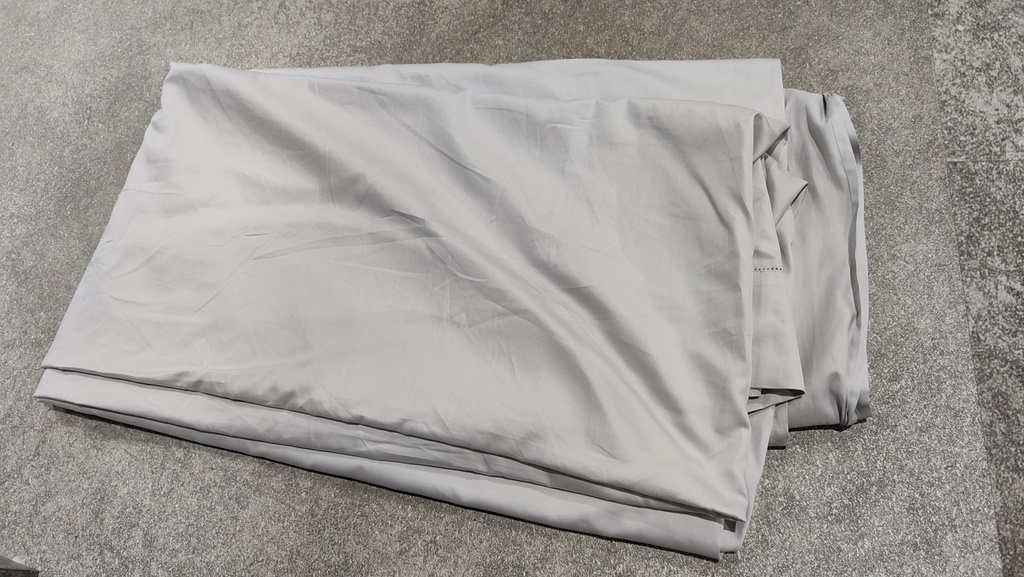 Sábanas blancas de cama