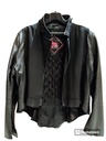 Chaqueta cuero negro bajo con forma