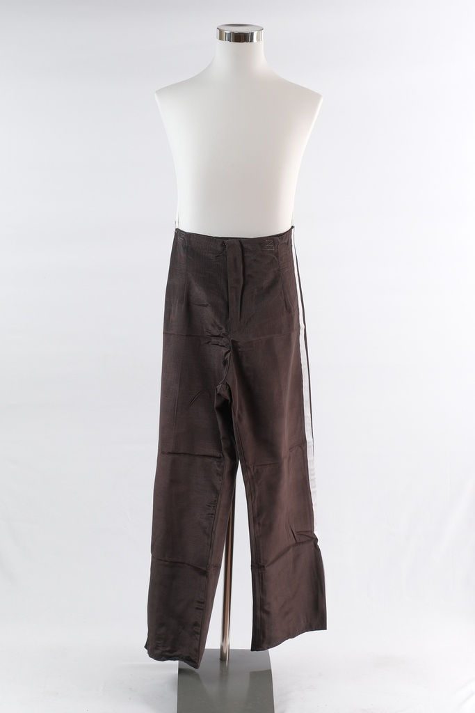 Pantalón satinado tiro alto negro con raya blanca lateral