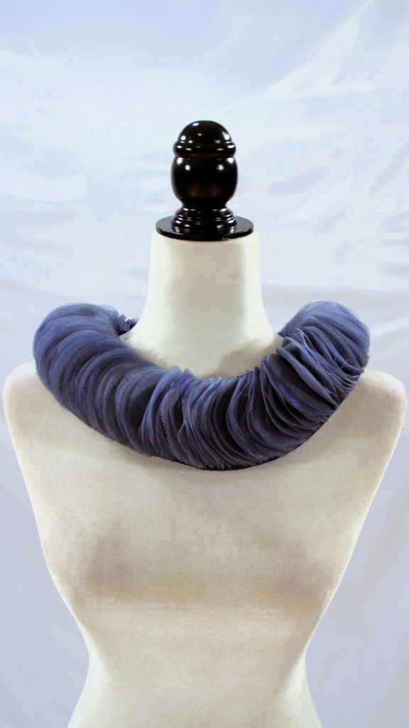 Cuello postizo gorguera rojo de gasa (copia)