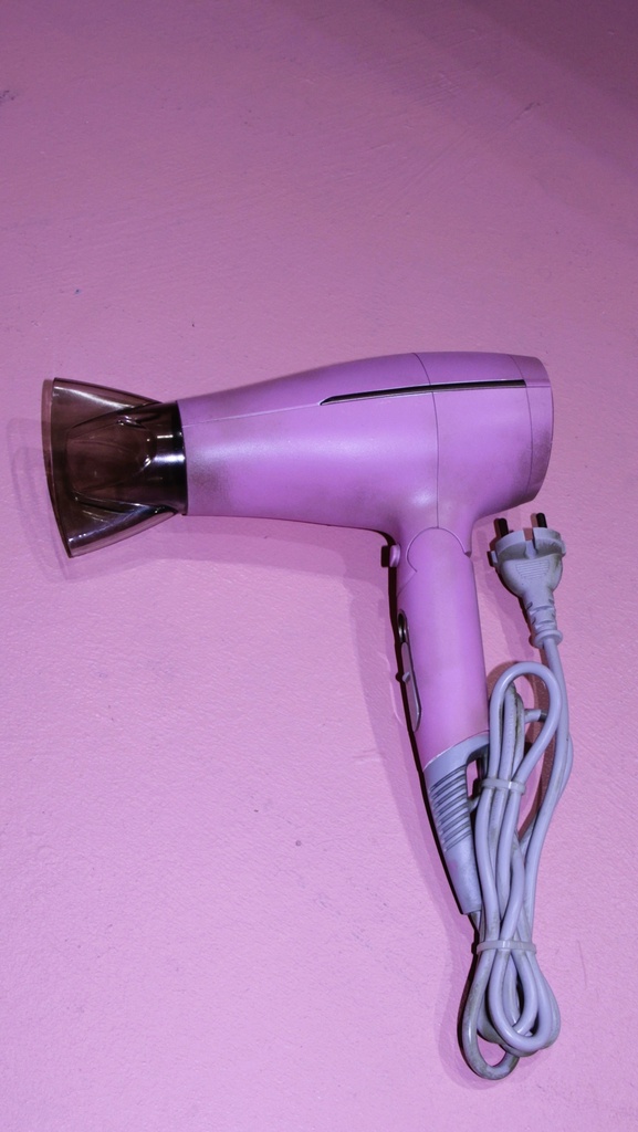 Secador de pelo rosa