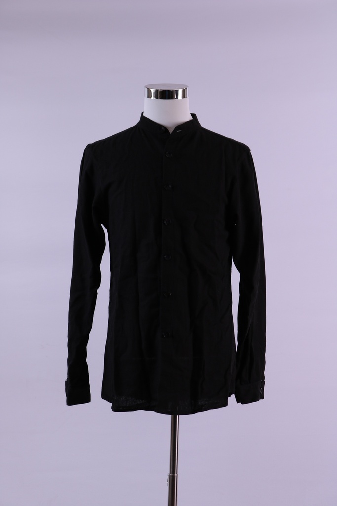 Camisa cuello mao color negro