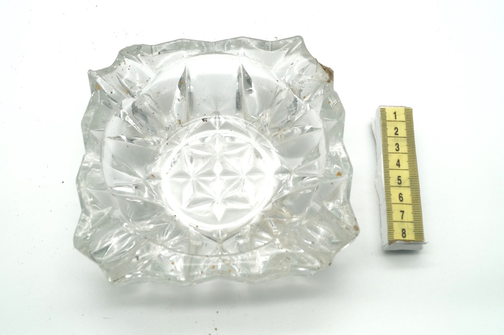 Cenicero de cristal tallado