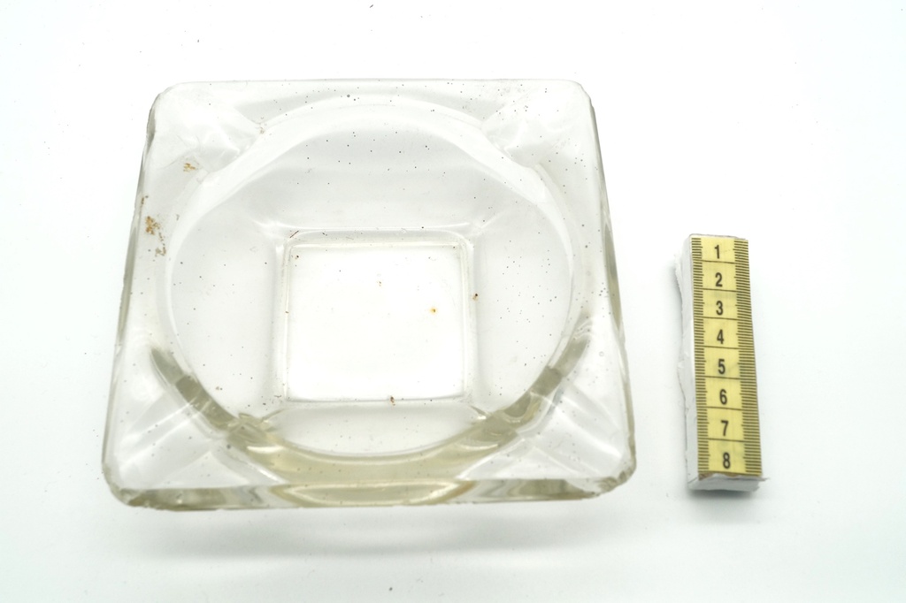 Cenicero de cristal tallado