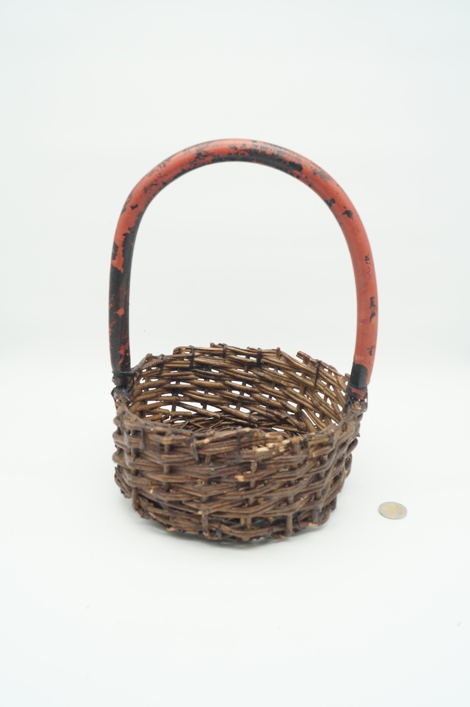 Cesta de mimbre con asa