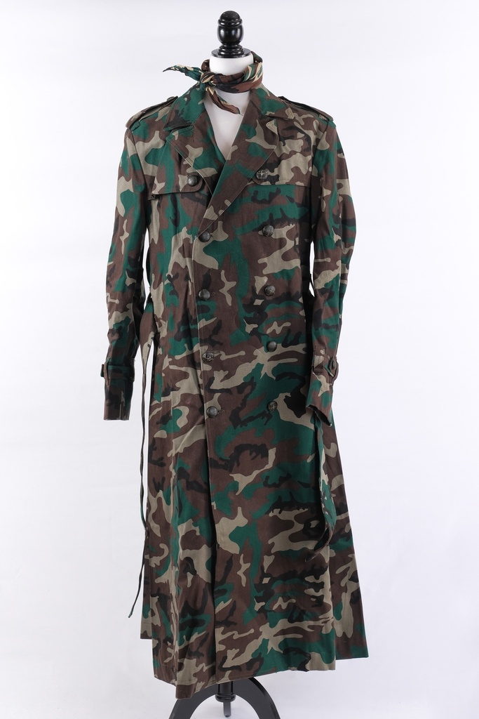 Abrigo camuflaje + gorra + pañuelo