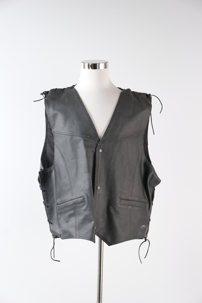 Chaleco piel motero con ataduras hombro
