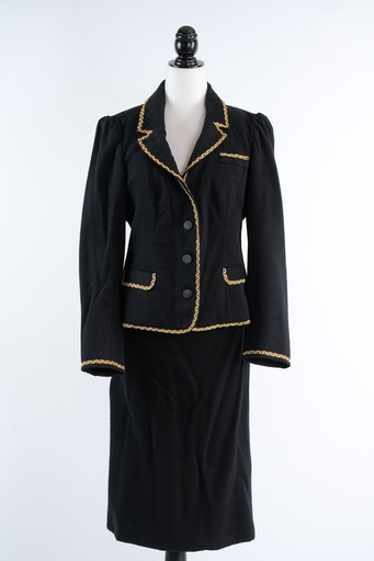 [OP01004] Conjunto de mujer paño negro con ribete amarilo + falda