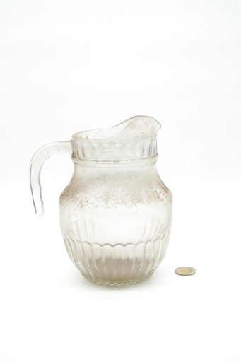[OP00186] Jarra de cristal con relieves