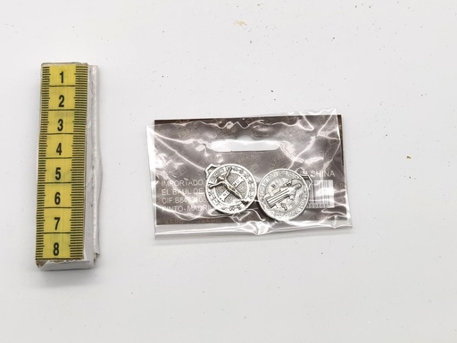 [OP02821] Medalla con imagen de santo y de Cristo