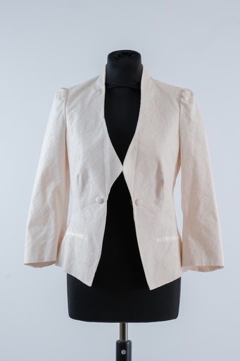 [OP01020] Americana cruda sin cuello escote pico y brocado
