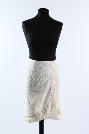 [OP03550] Falda corta beige encaje delantero