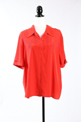 [OP03712] Camisa M/C roja con bordados en el pecho