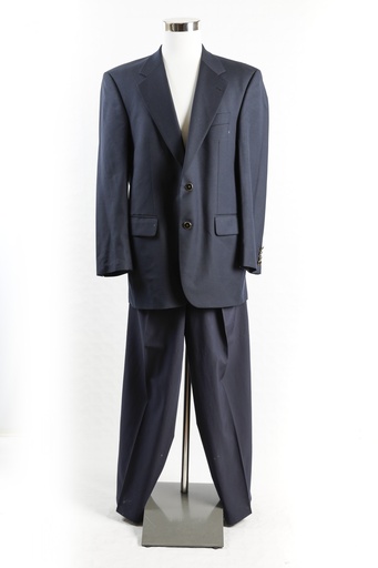 [OP03770] Traje azul marino con botones negro y dorado