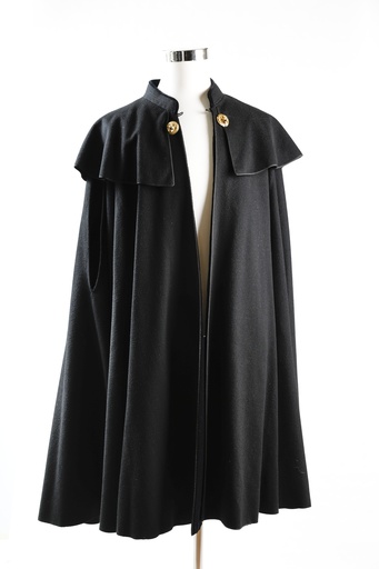 [OP04275] Capa negra paño con capelina corta (D.G.)