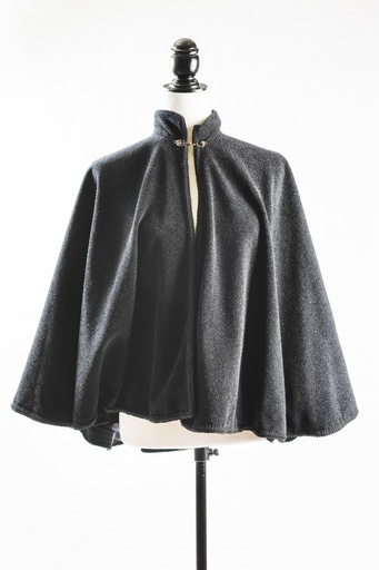 [OP04286] Capelina corta paño negro (D.Elvira)